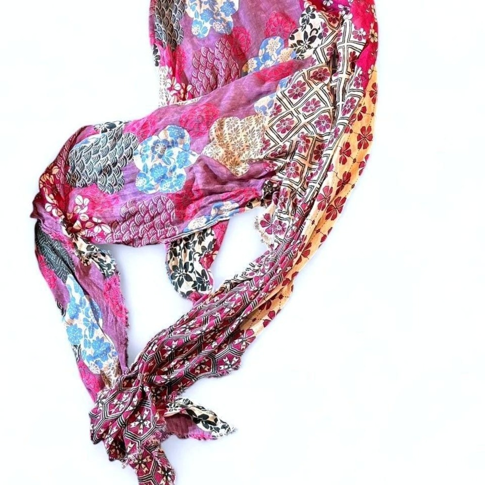 Vivante by VSA Womens Scarf Magenta Floral Geometric Patchwork Boho Lightweight